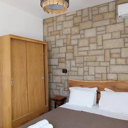 Ostria View Semesterbostad *